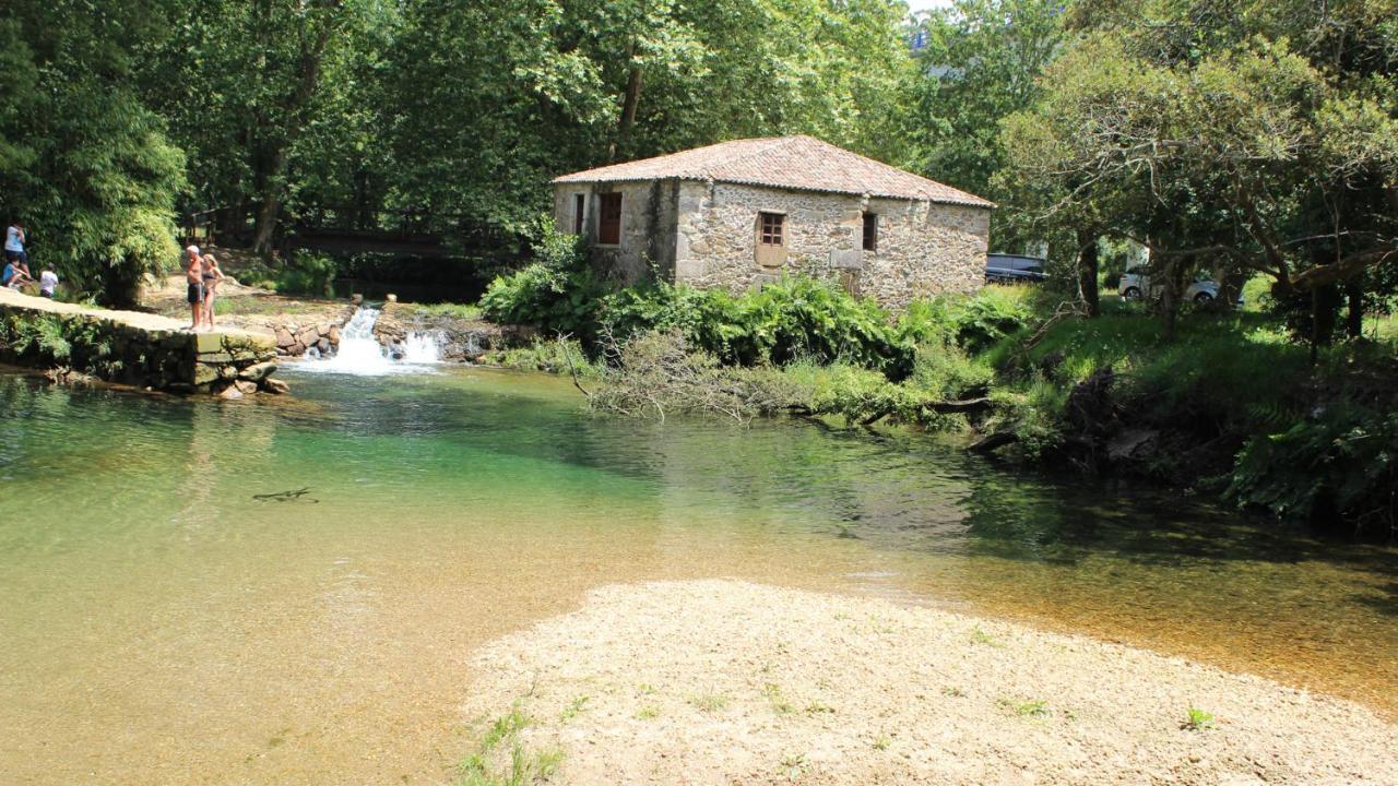 Apartamento Spellos Rosal Exterior photo